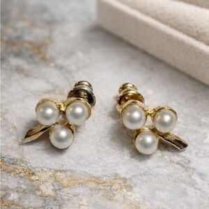 Gold Tone Faux Pearl Cluster Stud Earrings Classic Bridal Minimalist Jewelry